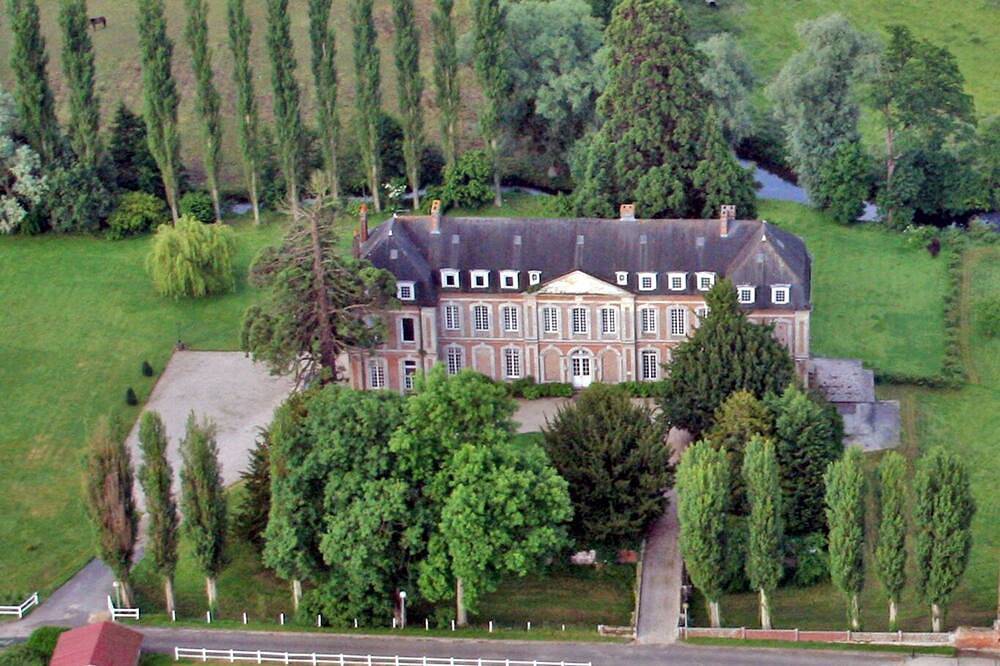 Gite au Chateau 2-5 pers en bordure d'avenue verte in Saint-Aubin-le-Cauf, Région de Dieppe