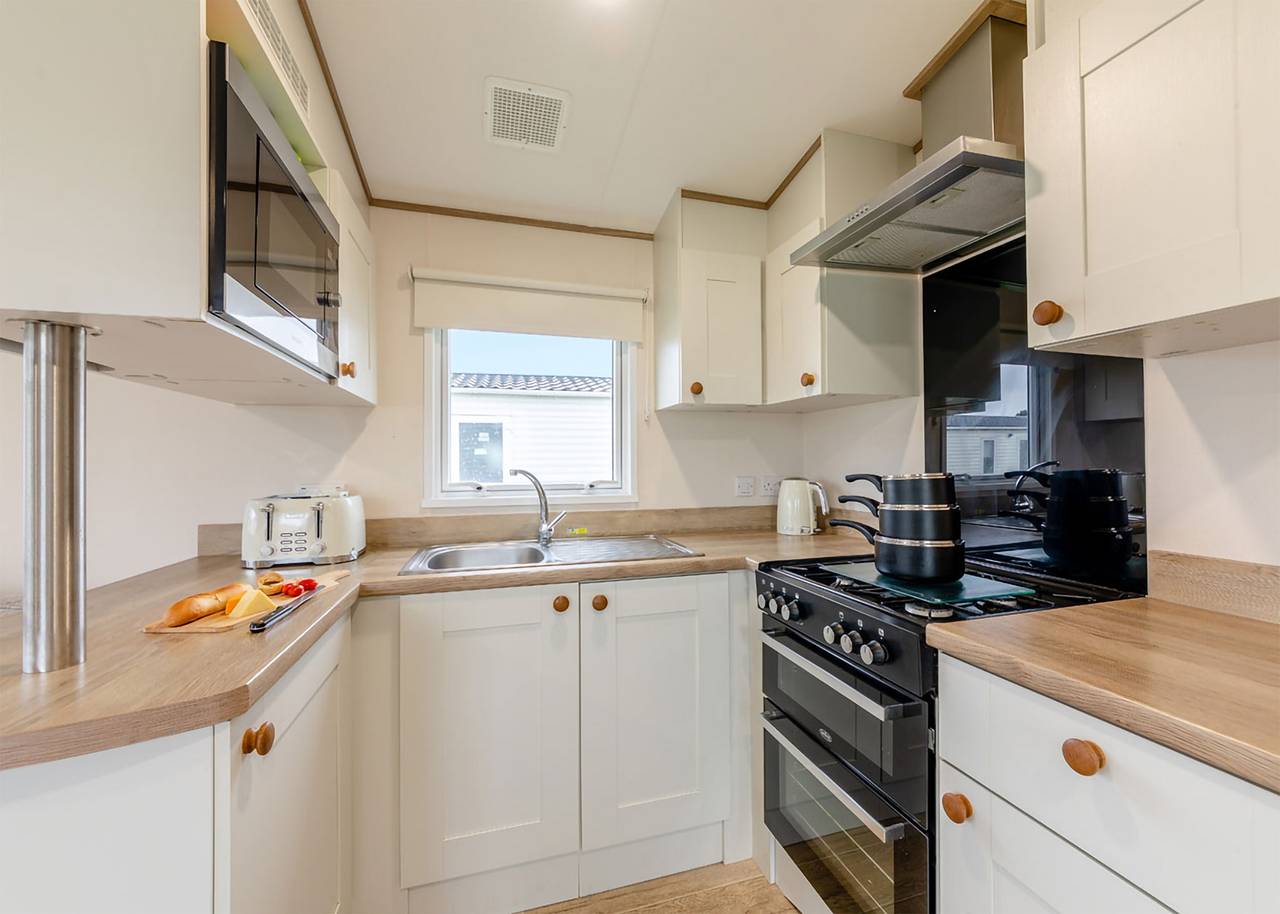 Silver 3 Bedroom Caravan, Sleeps 8 in Shanklin, Isla de Wight