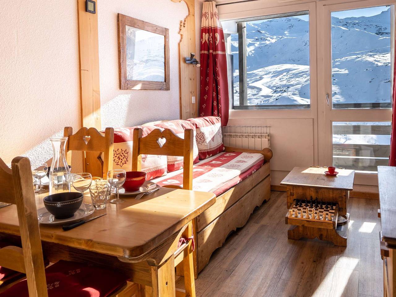 Apartamento entero, Apartamento renovado, 4 personas, Val Thorens, balcón, acceso directo a esquí, zona tranquila in Val Thorens, Les Trois Vallées