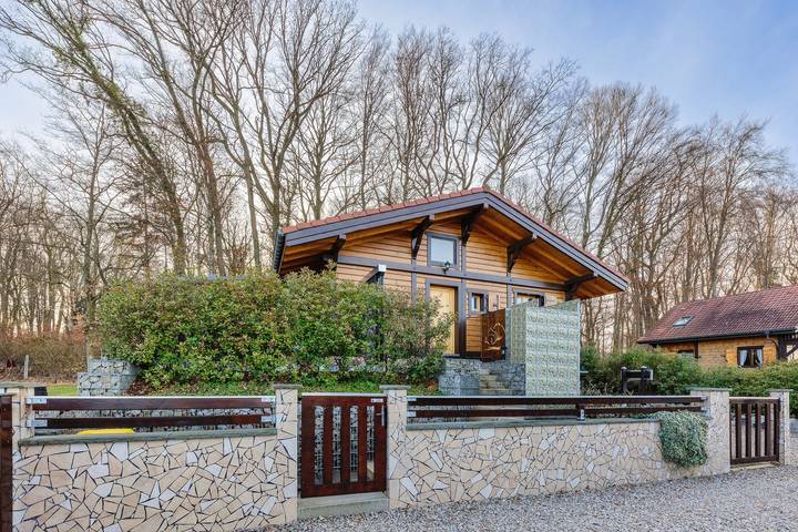 Chalet pour 2 personnes, avec jacuzzi ainsi que jardin et terrasse en Alsace