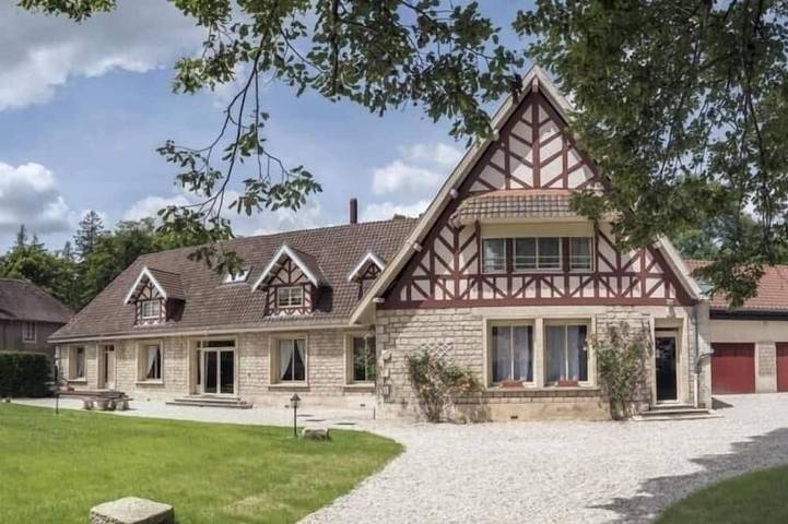 Gîte pour 12 personnes, avec Jardin dans Thillombois