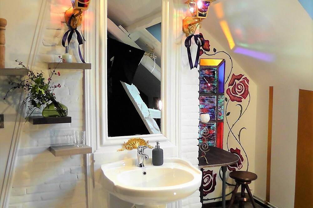 Suite Première Loge Suite immersive et théâtrale pour un week-end  en couple in Muidorge, Oise