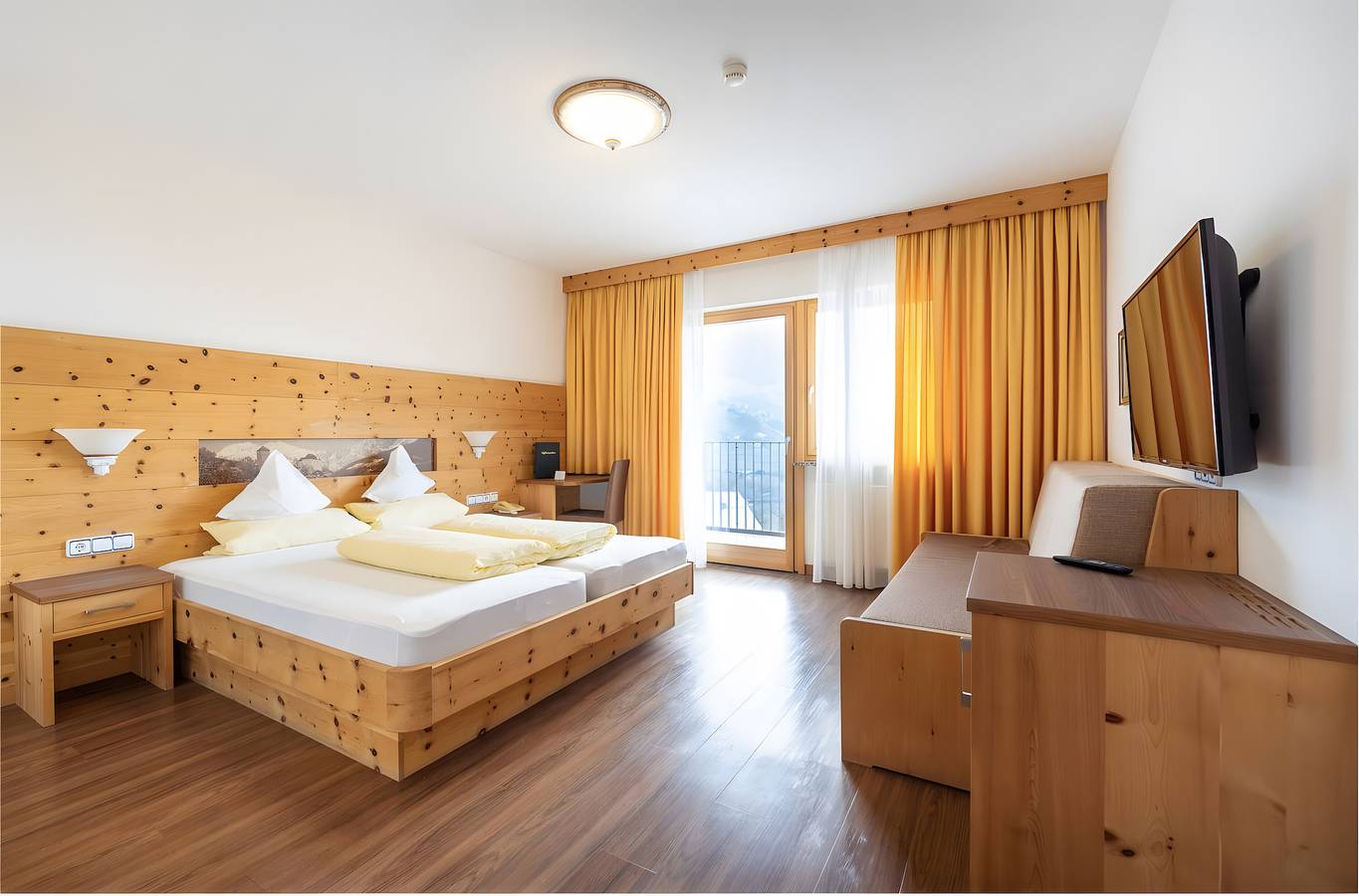 Room 'Silber Zimmer 2' with Mountain View, Wi-Fi and Air Conditioning in Tyrol (South Tyrol), Texel Group