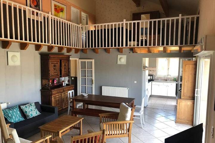 Appartement de vacances pour 9 personnes, avec piscine et jardin