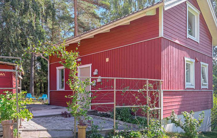 Ferienhaus für 6 Personen, mit Pool und Terrasse sowie Garten und Ausblick, mit Haustier - 1