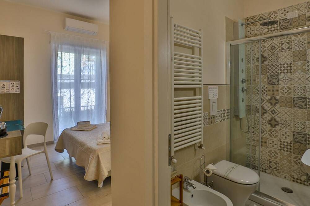 Bed & Breakfast a Salerno Id 550 in Salerno, Tyrrhenian Coast Campania
