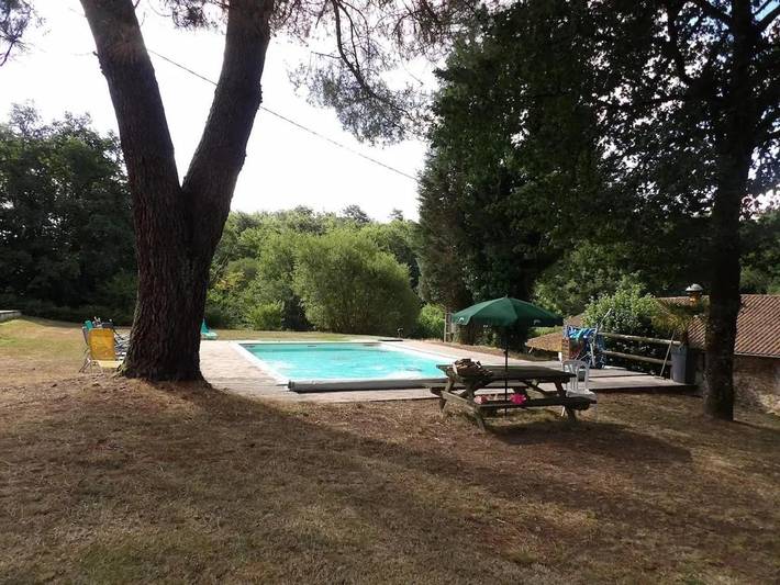 Location de vacances pour 20 personnes, avec vue sur le lac et piscine dans Razès