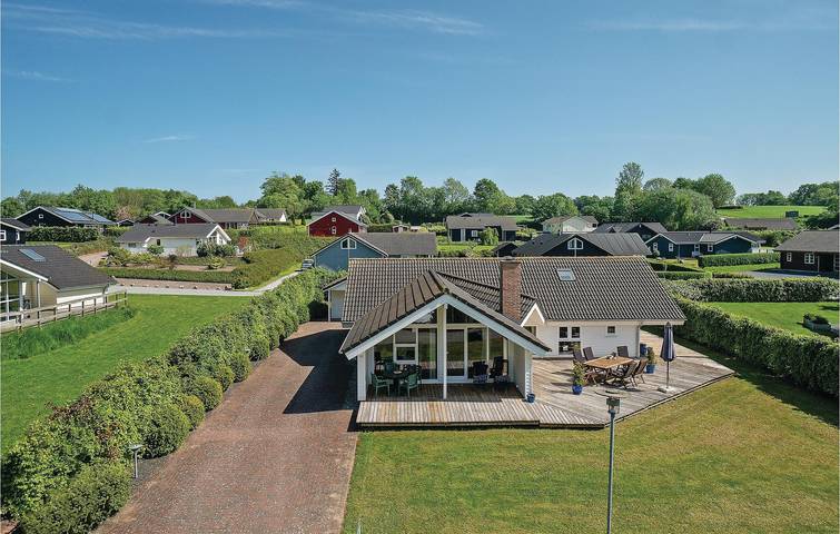 Ferienhaus für 6 Personen, mit Whirlpool und Terrasse sowie Garten in Loddenhøj