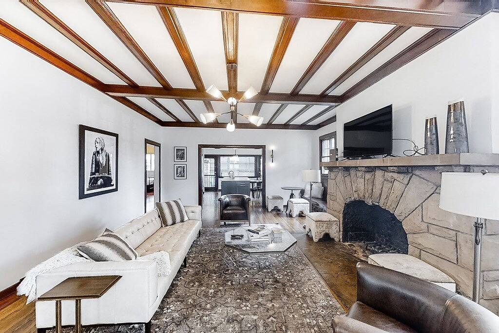 Log Cabin for 10 People in Nashville, Tennessee