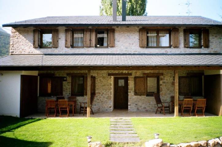 Casa rural para 8 personas, con jardín y vistas, Se admiten mascotas en Baixa Cerdanya - 3