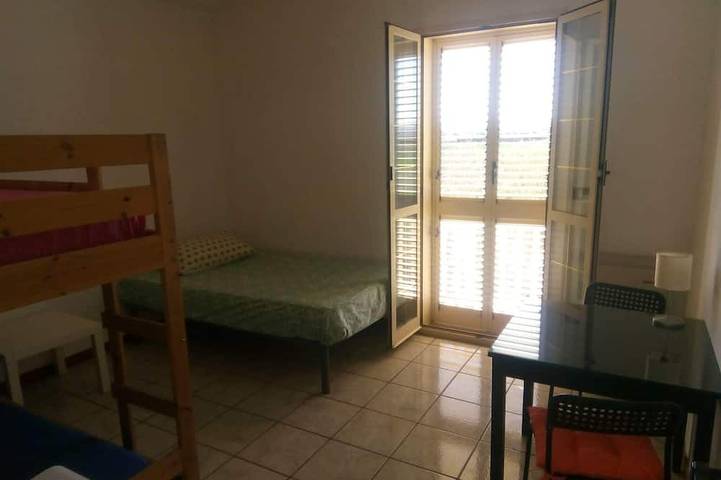 Chambre 6 lits en gestion autonome avec salle de bain privée in Marina di Montenero, Montenero di Bisaccia