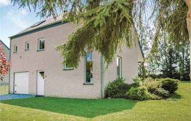 Gîte pour 8 personnes, avec terrasse et jardin, animaux acceptés à Érezée