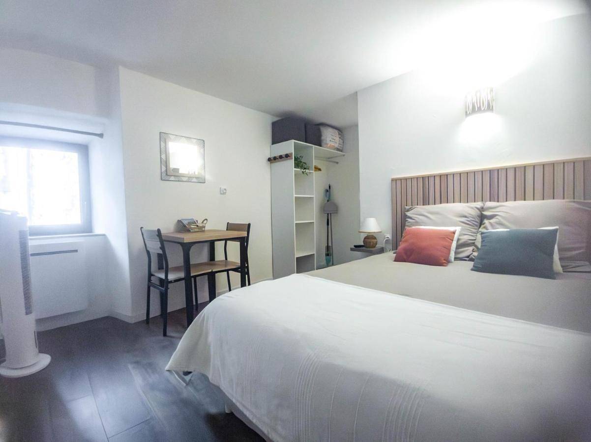 Chambre indépendante avec salle de bain privée in Montpezat-sous-Bauzon, Parc naturel régional des Monts d'Ardèche