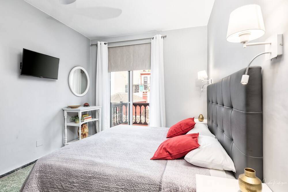 Entire apartment, Casa Triana by Huskalia in Santa Cruz de La Palma, La Palma South