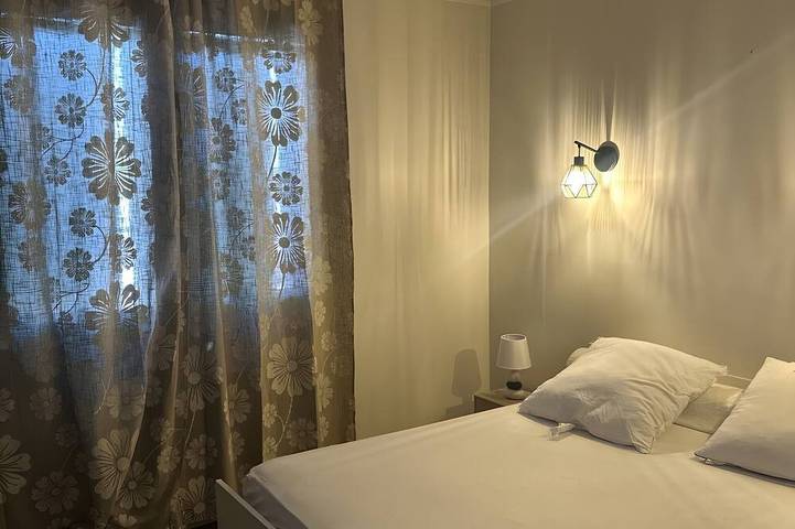 Location de vacances pour 5 personnes, avec balcon et jardin à Salles-Curan - 2