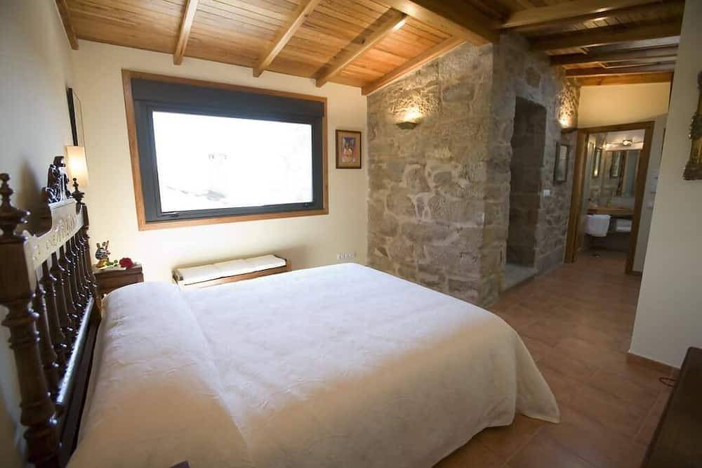 Casa de Afora  Casa con piscina y jacuzzi privados in Santiago de Compostela, Provincia de La Coruña