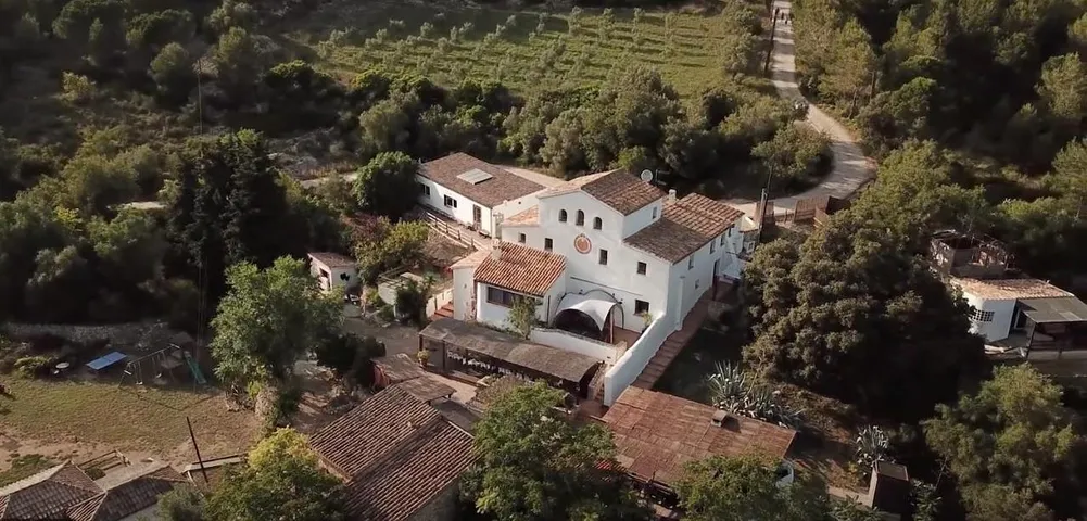 Chalet para 27 personas, con piscina además de jardín y vistas - 1