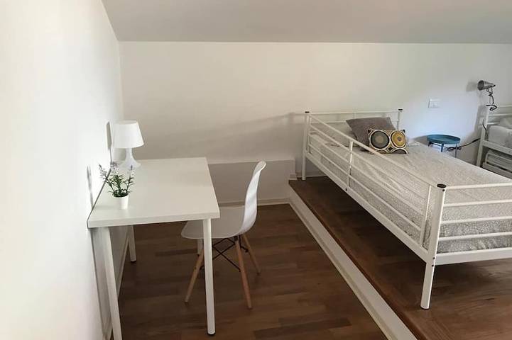 The house with a view of Emma is a charming apartment with a splendid sea view in Vezzano Ligure, Natural Park of Montemarcello-Magra-Vara