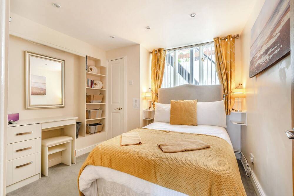 2 bedroom accommodation in Sandsend, near Whitby in Sandsend, North York Moors National Park