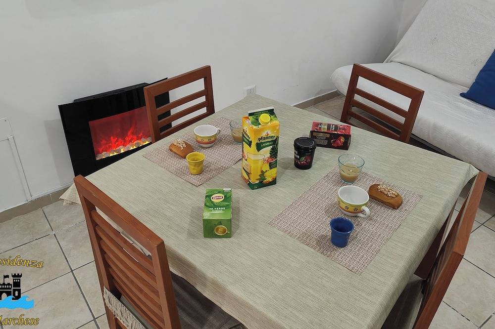 Appartamento intero, Monolocale in Penisola sorrentina, a 300 metri dal mare e dalla spiaggia libera in Castellammare di Stabia, Napoli e dintorni