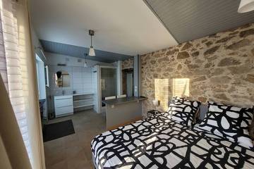 Cottage pour 2 personnes, avec sauna ainsi que jardin et piscine à Le Poiré-sur-Vie