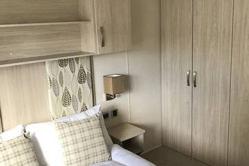 Chalet for 6 People in Milford-on-Sea, Hampshire, Photo 3