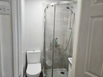 Holiday Rental for 2 People in Reading, North Wessex Downs, Photo 4