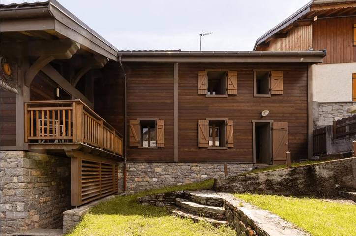 Gîte pour 12 personnes, avec jacuzzi ainsi que sauna et terrasse à Saint-Jean-de-Belleville - 2