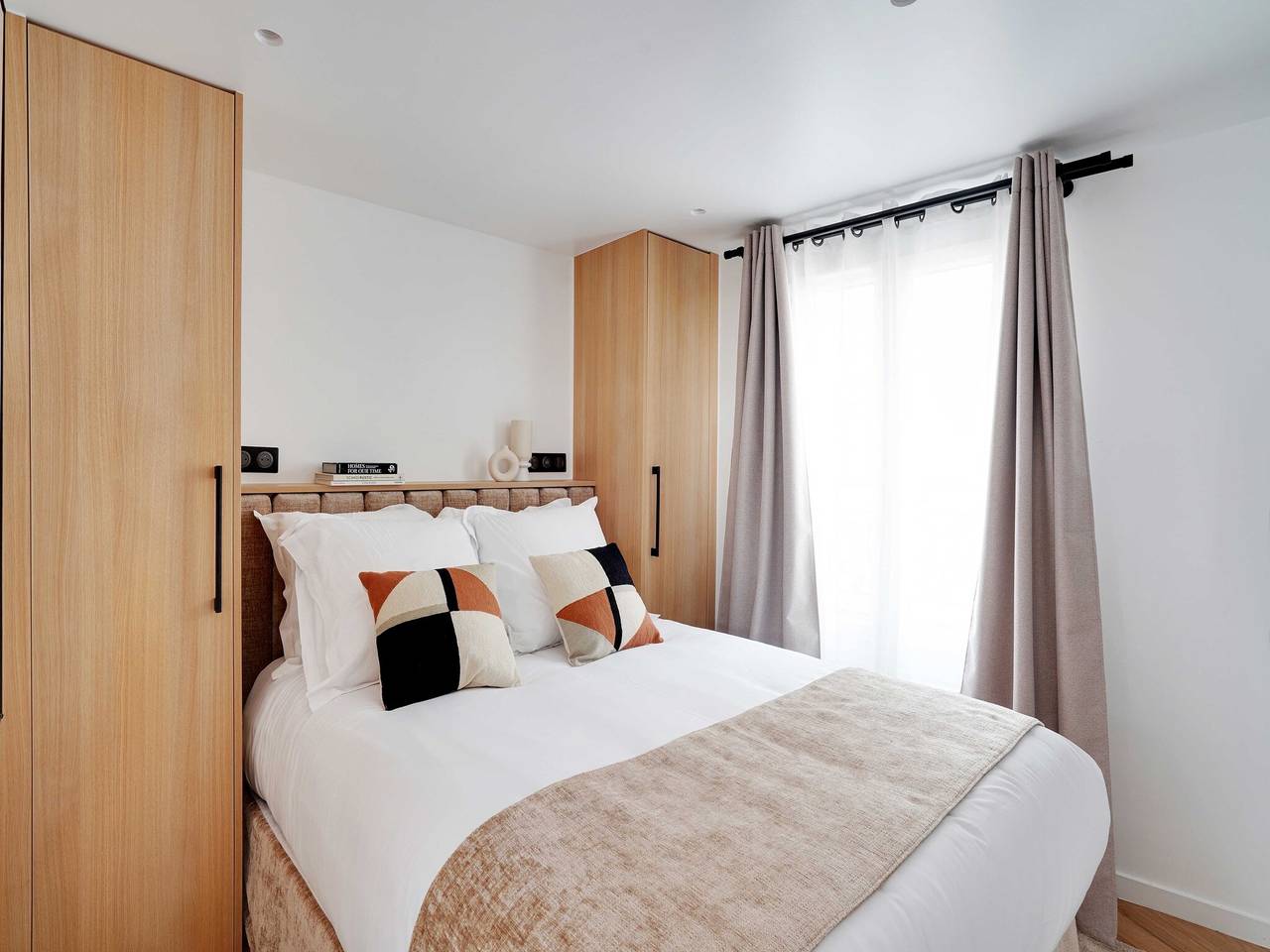 Appartement entier, Charmant appt avec balcon - 2P/1Br - Saint Lazare in Paris, Île de France