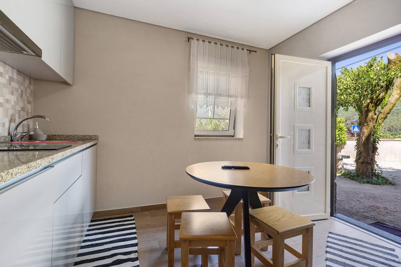 Ganze Wohnung, Ferienwohnung 'D' mit Bergblick, Wi-Fi und Klimaanlage in Vilar da Veiga, Gerês