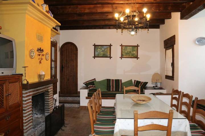 Casa de vacaciones para 18 personas, con vistas además de piscina y jardín - 1