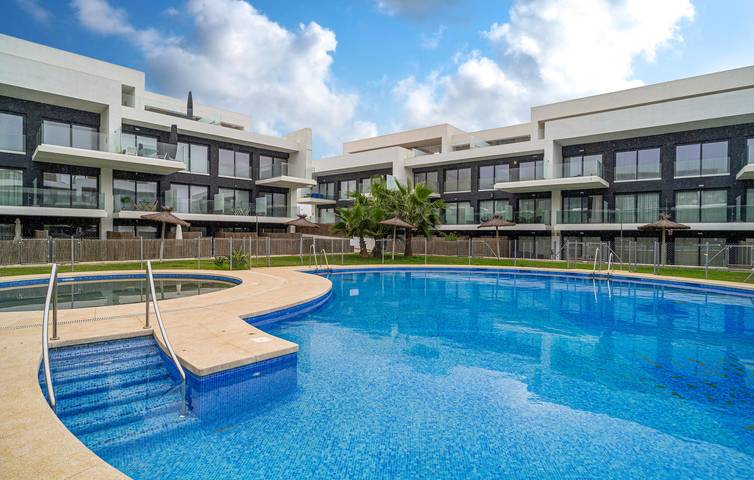 Gîte pour 8 personnes, avec piscine ainsi que terrasse et jardin à Zahara de los Atunes - 2