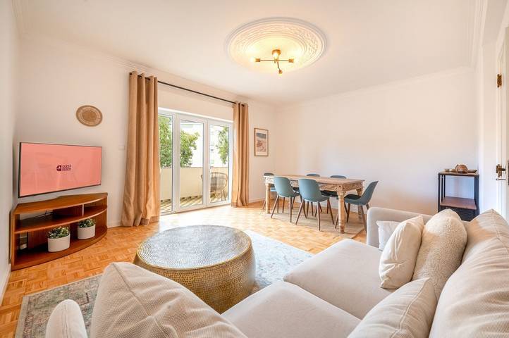 Apartamento de férias para 6 pessoas, com varanda em Carcavelos