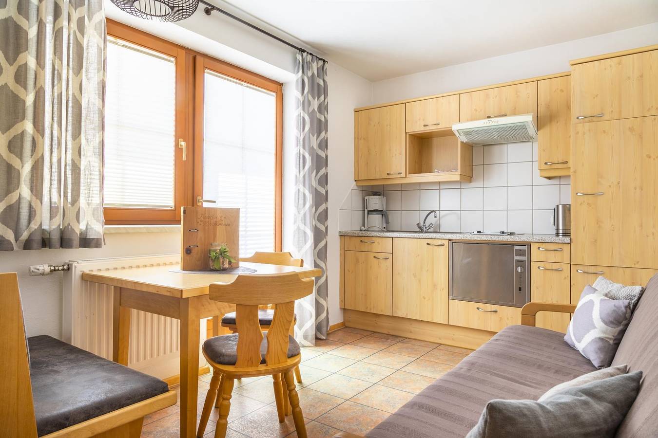 Ganze Ferienwohnung, Apartment/1 Schlafraum/Dusche, Wc in Filzmoos, Tennengau