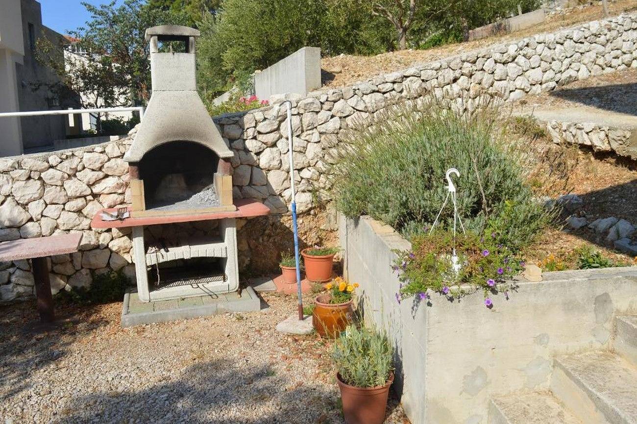 Cijeli apartman, Trosobni apartman s balkonom i pogledom na more Mimice, Omiš A-23074-a in Mimice, Omiš-Riviera