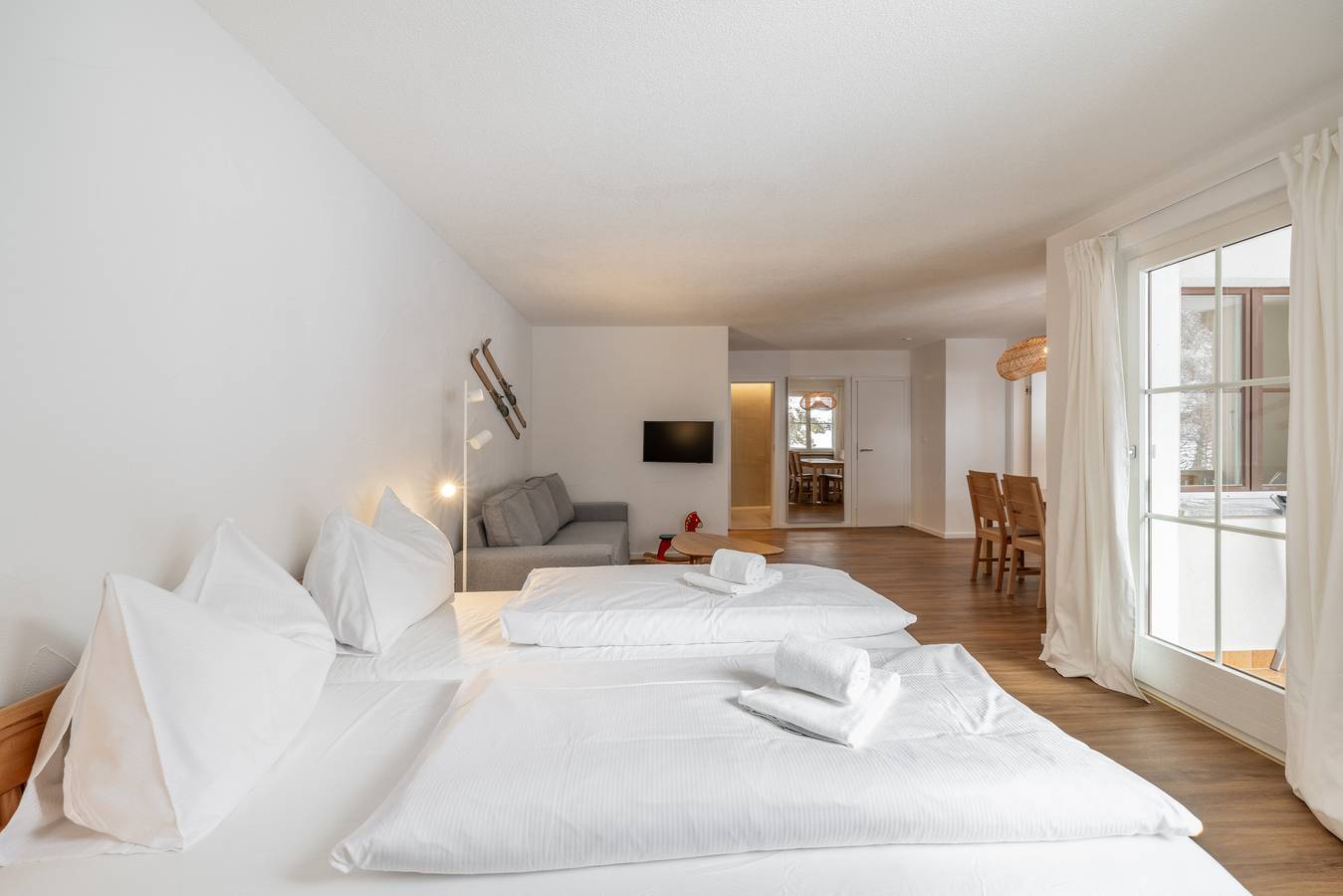 Ganze Wohnung, 2302 Charmante 2.5-Zimmer-Wohnung mit Südbalkon und stilvoller Einrichtung in Vulpera, Tarasp