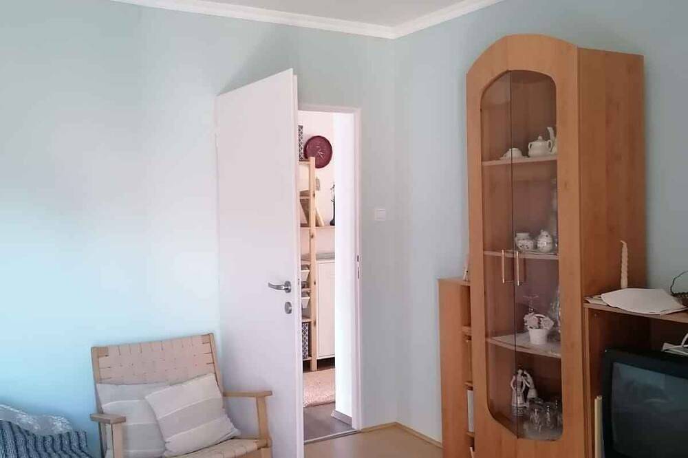 Apartamento entero, Apartamento vacacional con una gran terraza y vista a las montañas in Csopak, Balatonfüredi járás