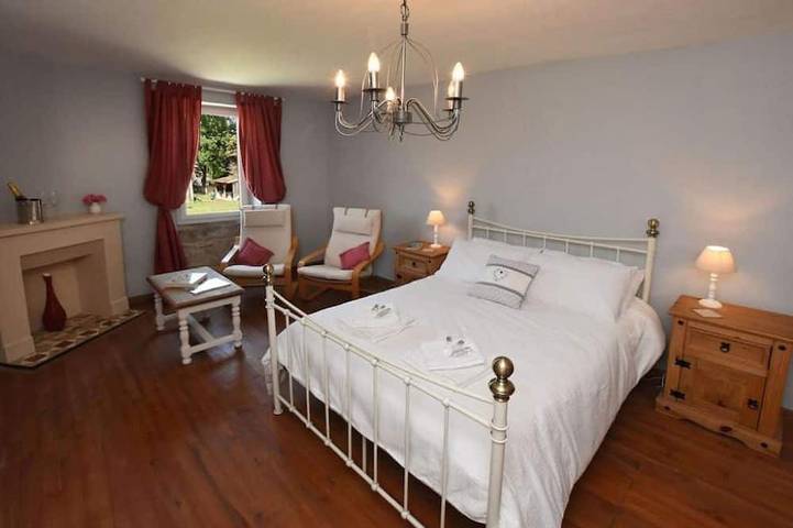 Location de vacances pour 2 personnes, avec jardin et piscine à Roquebrune - 4