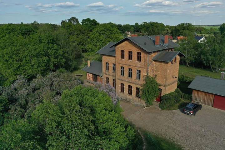 Ferienwohnung für 6 Personen, mit Terrasse und Garten sowie Sauna und Ausblick in Schwarz