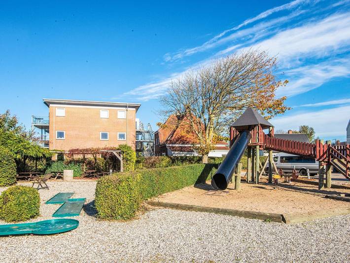 Ferienwohnung für 4 Personen, mit Whirlpool und Pool sowie Kinderpool, kinderfreundlich in Hejlsminde