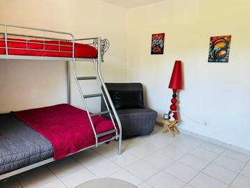 Gîte pour 8 personnes, avec piscine ainsi que jardin et terrasse à Les Cammazes