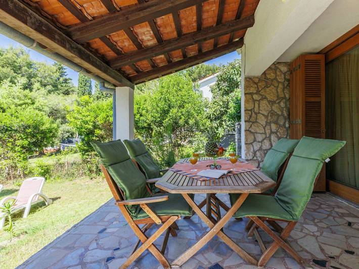 Ferienhaus für 4 Personen, mit Terrasse und Garten in Premantura - 3