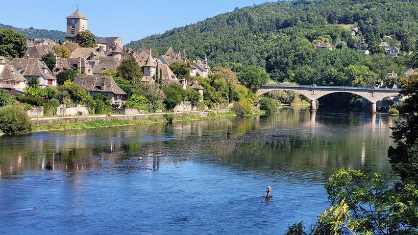 Hôtel pour 2 personnes, avec jardin ainsi que vue et terrasse à Argentat - 3