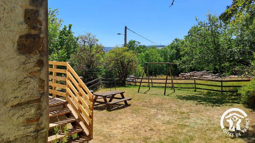 Gîte pour 4 personnes, avec Terrasse et Jardin à Murasson