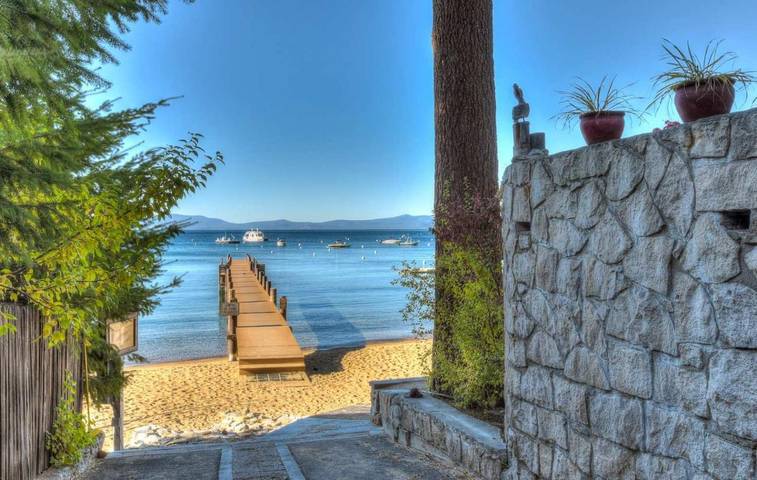 Dom dla 8 osób, z ogród i widok na jezioro w Nevada