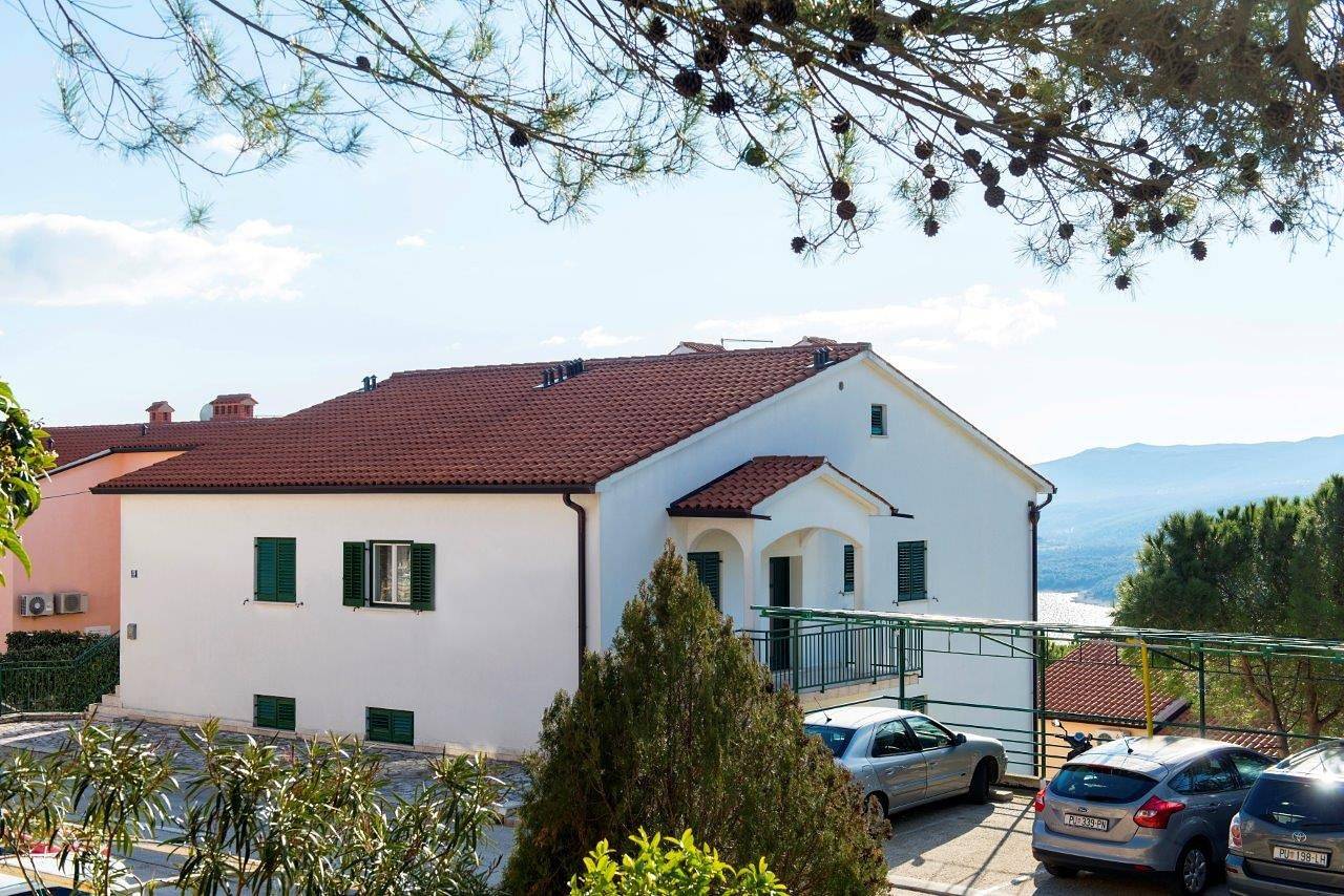 Ganze Wohnung, 1-Zimmer-Ferienwohnung mit Terrasse und Meerblick Rabac, Labin A-6464-c in Rabac, Labin-Rabac