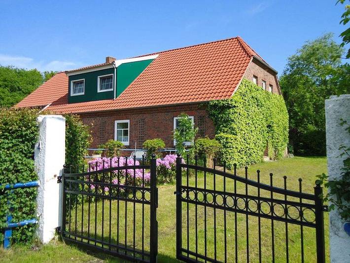 Ferienhaus für 2 Personen, mit Garten in Jemgum