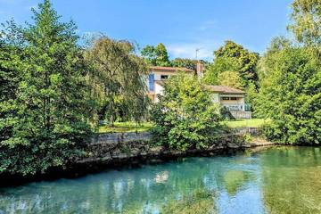 Gîte pour 10 personnes, avec jardin dans la Meuse