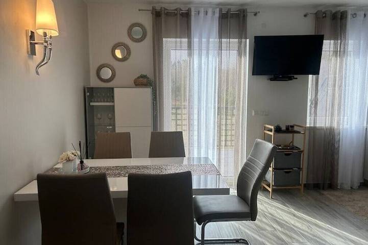 Ganze Wohnung, Haus am See mit Strandzugang - Apartment (Nr. 1) in Borne Sulinowo, Westpommern