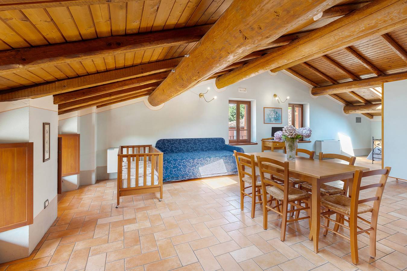 Ganzes Studio, Einzimmerapartment 'Fiordaliso' mit gemeinschaftlichem Garten, Wi-Fi und Klimaanlage in Monzambano, Mantua Provinz